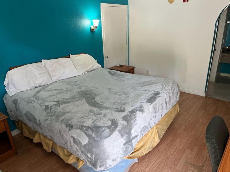Hotel 2 Double Bed Studio 109 & Hot Tub Livingston Exterior photo